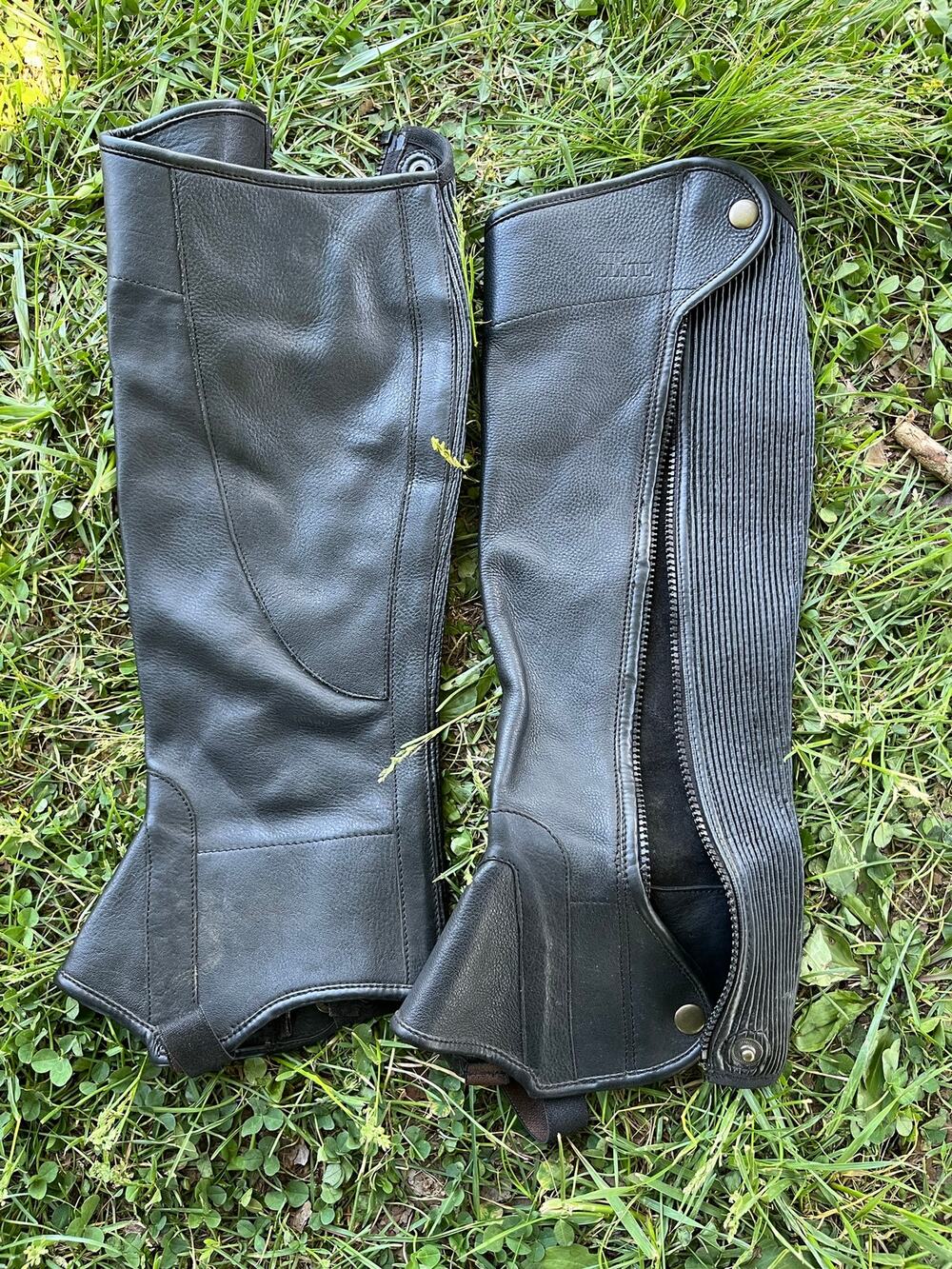 NWOT The Elite Leather Half Chaps size T-XL